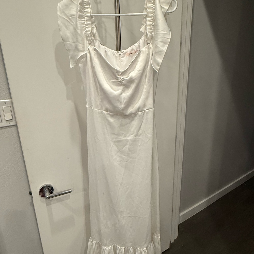 Elegant White Maxi Dress